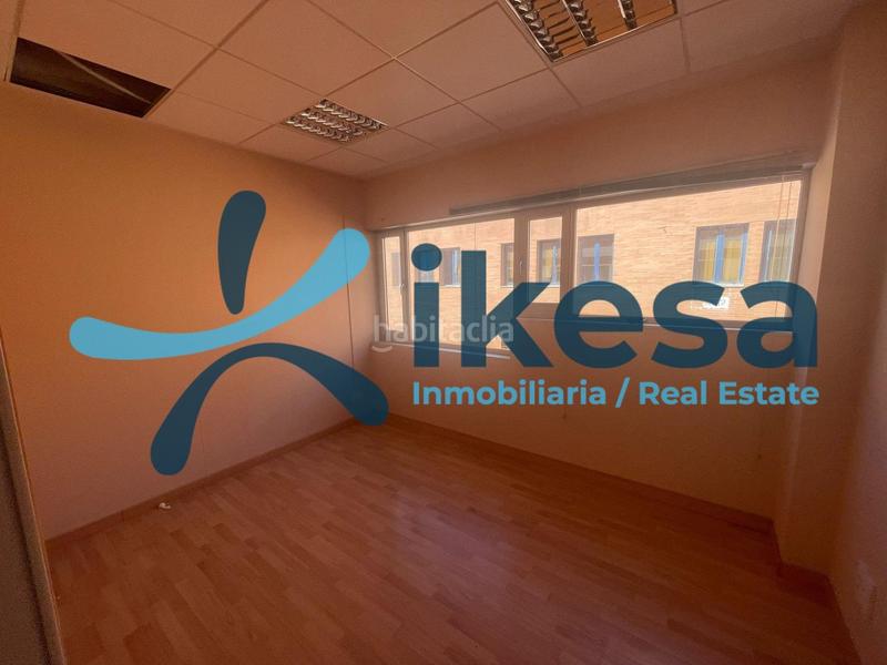 Foto 7dae0d48-cfcc-4c62-ad0b-86fbc34a60e6. Bureau avec chauffage dans Centro Tomares