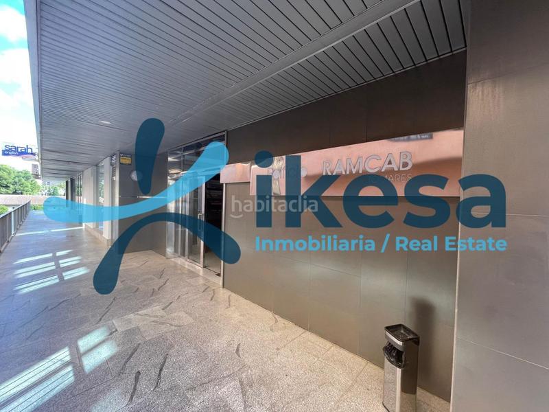 Foto dbaaa633-41e4-42b8-ab69-fe3f4e0c9afd. Bureau avec chauffage dans Centro Tomares