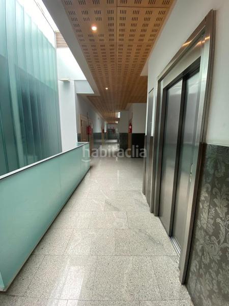 Foto f870856a-1d3d-4b19-81b2-7b49e5c2dc97. Ufficio con riscaldamento in Centro Tomares