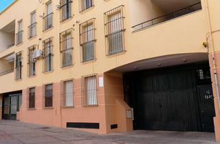 Aparcament cotxe  Calle leones. Plaza de garage en madre de dios.