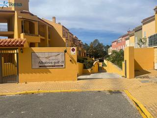 Aparcament cotxe a Islantilla Golf. Venta de plaza de garaje en albatros golf ii