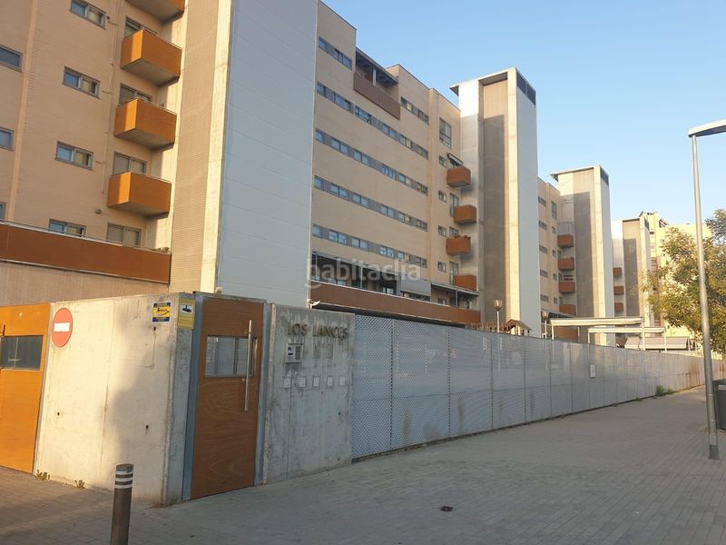 Foto 33579bf8-855c-47bc-aa0f-c7d8278e9da5. Aparcament cotxe a Tablada Sevilla