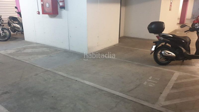 Foto af878abf-611c-42d8-ab68-fdb866f87e86. Aparcament cotxe a Tablada Sevilla