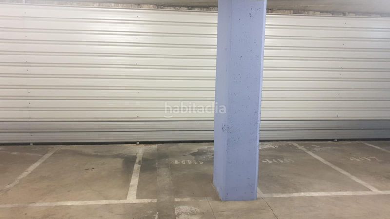 Foto e18108a2-9da3-43be-890e-3caf7f6bf13b. Aparcament cotxe a Tablada Sevilla