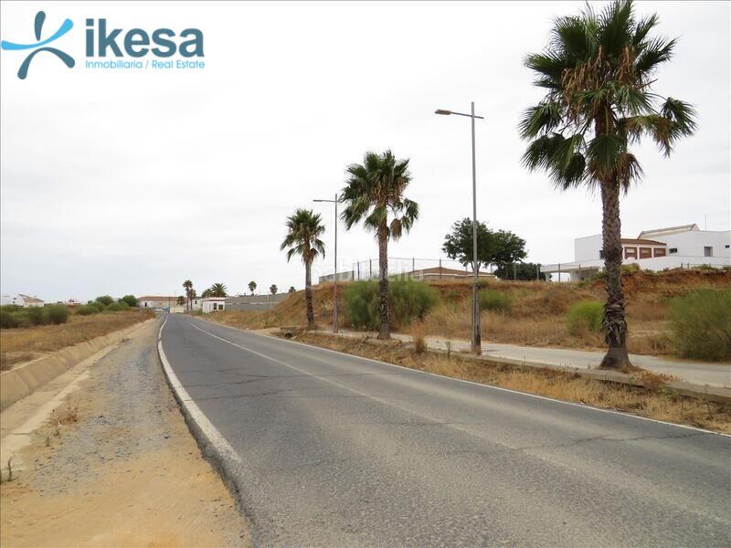 Foto b9a24dab-88c4-4ac4-b947-95baa6268e0d. Terreny residencial a Lepe