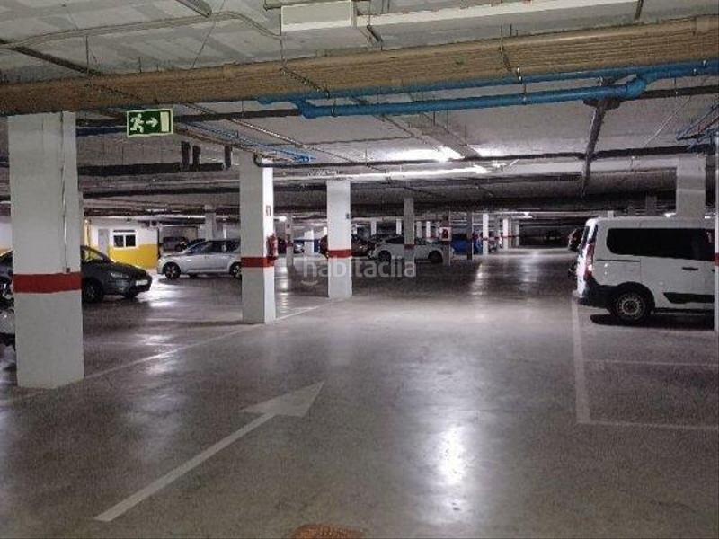 Foto 981d296f-b6b7-44a8-81b3-a6aaffa44d7a. Parking coche en Palmete Sevilla