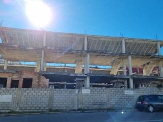 Edifici en San Bernab. Obra parada en venta en algeciras  gran oportunidad de inversin