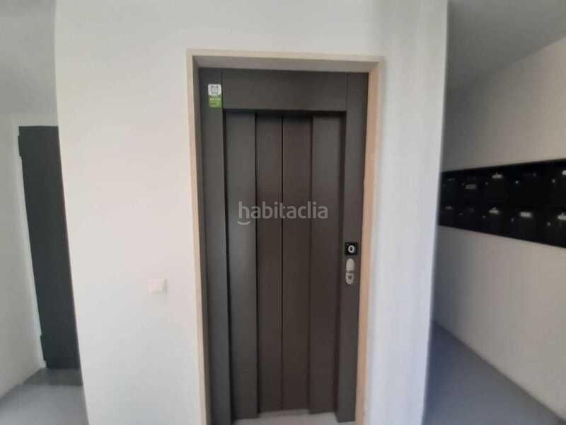 Foto 06a41556-a868-4d28-bd91-9211a85e6fd2. Aparcament cotxe a Centro Lucena