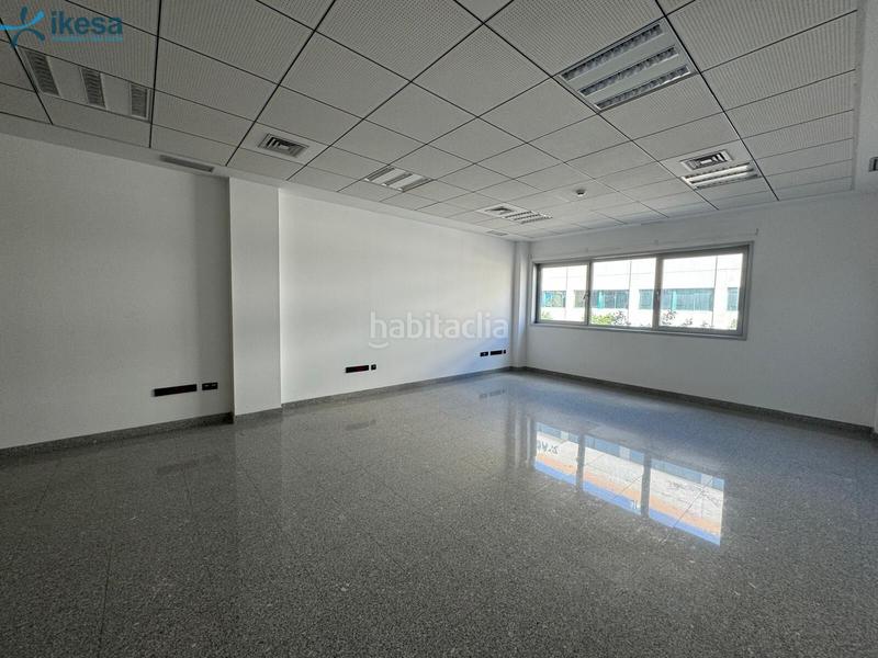 Foto a5033843-79ad-4ca3-871f-9da2f42edf12. Bureau dans El Plantinar - Avda. La Paz - El Juncal Sevilla