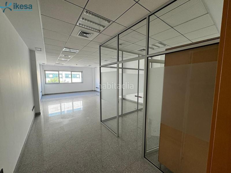 Foto abd5a491-1040-4e6f-8806-12af5ace2b9c. Bureau dans El Plantinar - Avda. La Paz - El Juncal Sevilla