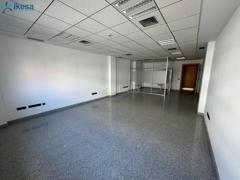 Foto d6e29ca4-fcd0-43e8-acb9-1a2b51dcded8. Bureau dans El Plantinar - Avda. La Paz - El Juncal Sevilla