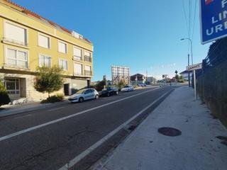 Local Comercial a Avenida avenida josé maría castroviejo 13. Venta de local en avenida xose maria castroviejo  cangas ponteve