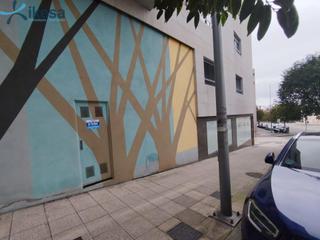 Local commercial à Carretera clara campoamor 4. Triple potencial! local de 172 m y 3 alturas en clara campoamor