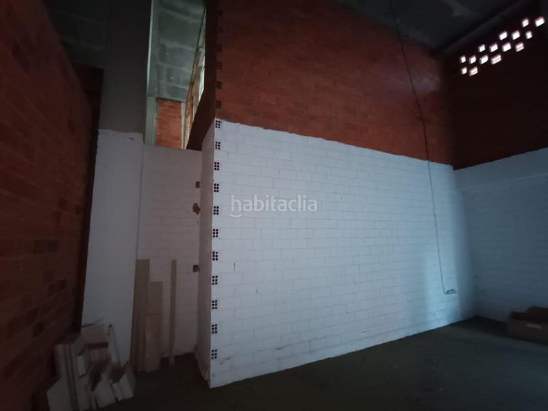 Foto 4619e8e9-fc83-45f2-b4d4-5a82a610abfd. Local commercial dans Silleda