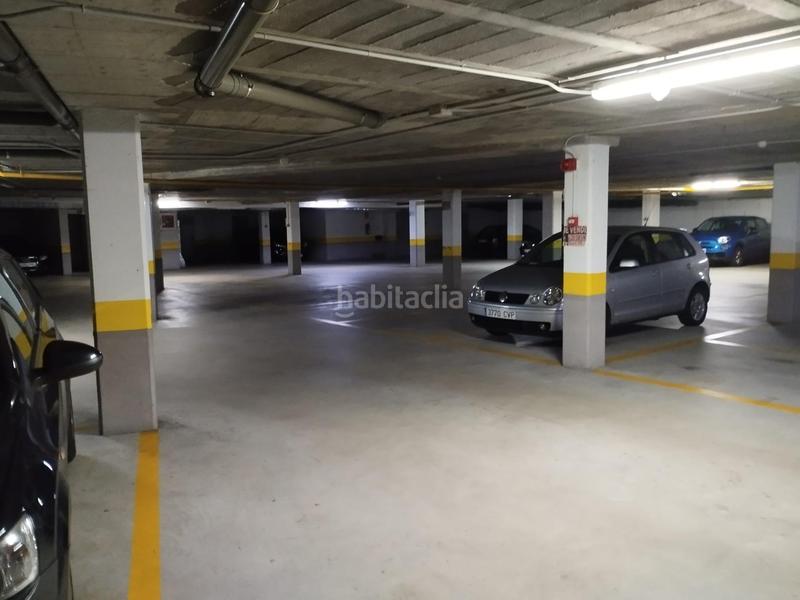 Foto dfa5ec47-8053-4422-8136-069b28e91009. Parking voiture dans Sardoma - Castrelos Vigo