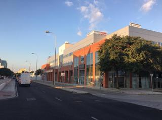 Locale commerciale in Puntales - Zona Franca
