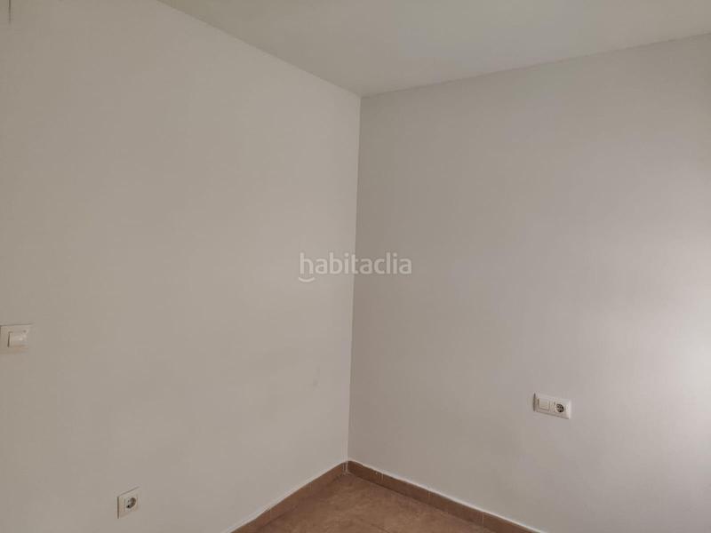 Foto 163ed3ae-29bf-4181-a8fd-8bbdc06c339f. Casa adosada vivienda unifamiliar en la línea de la concepción en Línea de la Concepción (La)
