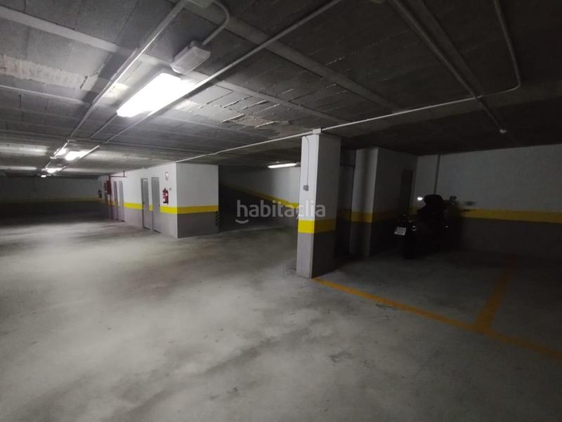 Foto c17c74bd-8688-448e-b9d0-f7784e80da61. Parking voiture dans Sardoma - Castrelos Vigo