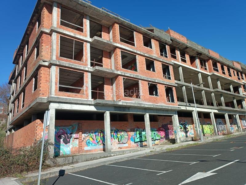 Foto 72676bba-77d4-4356-abdb-f8d900b018f5. Edifici a calle álvaro cunqueiro a Lalín