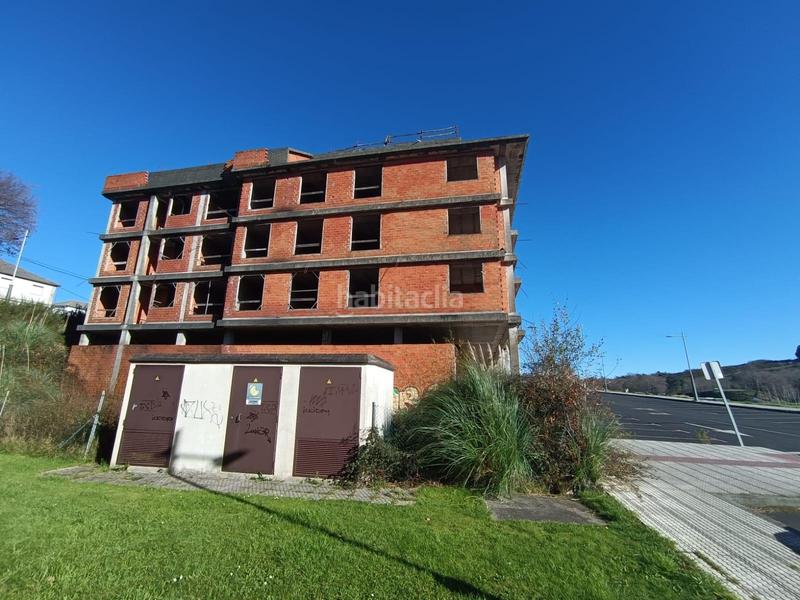 Foto b10c0c9b-68c8-4352-9120-3919c8cd94db. Edifici a calle álvaro cunqueiro a Lalín