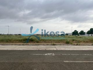 Terreny residencial a La Paz. Venta de suelo urbano terciario en alcalá de guadaíra sevilla