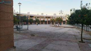 Local commercial à Gelves. Venta de 2 locales en gelves