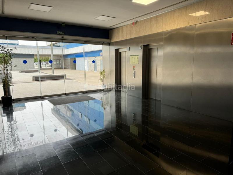 Foto 3be89b03-02f9-4e8d-8735-bad8b1fbf6eb. Autoparkplatz in Palmete Sevilla