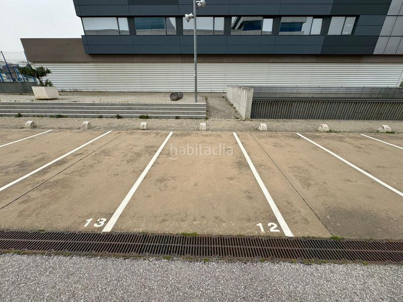 Foto acf9efc7-11b8-40bc-acce-ccde483bf52e. Autoparkplatz in Palmete Sevilla