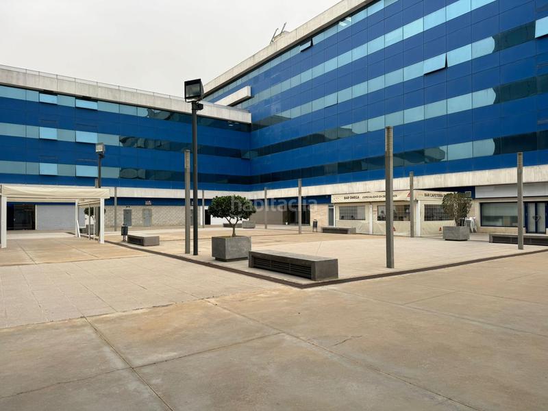 Foto e2c592f3-bf82-4f06-bdcd-265682db39af. Autoparkplatz in Palmete Sevilla