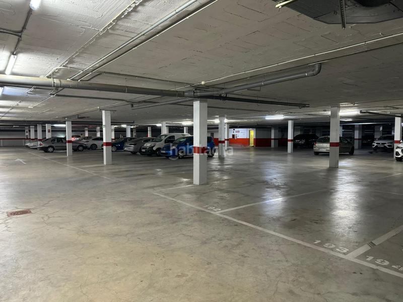 Foto e4fc4960-7781-43a8-84e5-3fffa3bf9058. Autoparkplatz in Palmete Sevilla