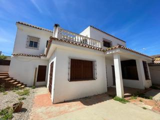 Chalet en Las Tres Piedras - Costa Ballena. Casa en venta en el pinar de chipiona
