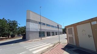 Aparcament cotxe a Bollullos de la Mitación. Garaje en el pibo
