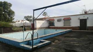 Chalet  Calle e. Chalet en venta en las monjas carmona
