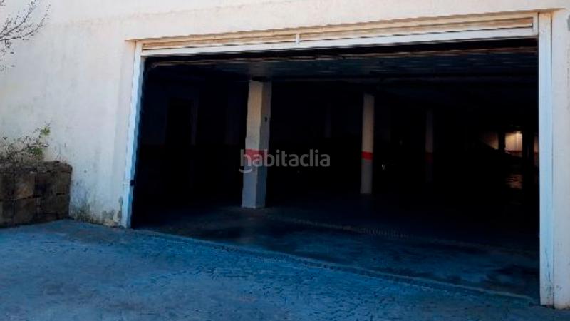 Foto 9d1bf772-8635-4de1-bdc6-d1b4b8a3d9f5. Parking coche en Sotogrande alto Sotogrande