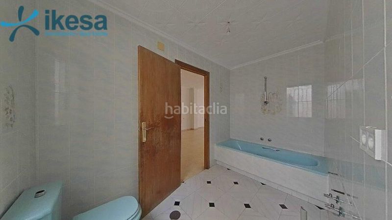 Foto fa76b699-d09d-4990-b2f4-3d94318c6363. Casa a Palmete Sevilla