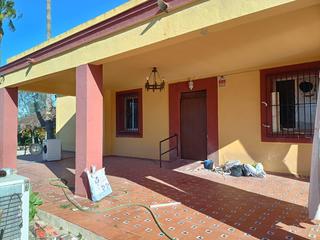 Casa a Sanlúcar la Mayor. Venta de casa independiente en sanlúcar la mayor sevilla