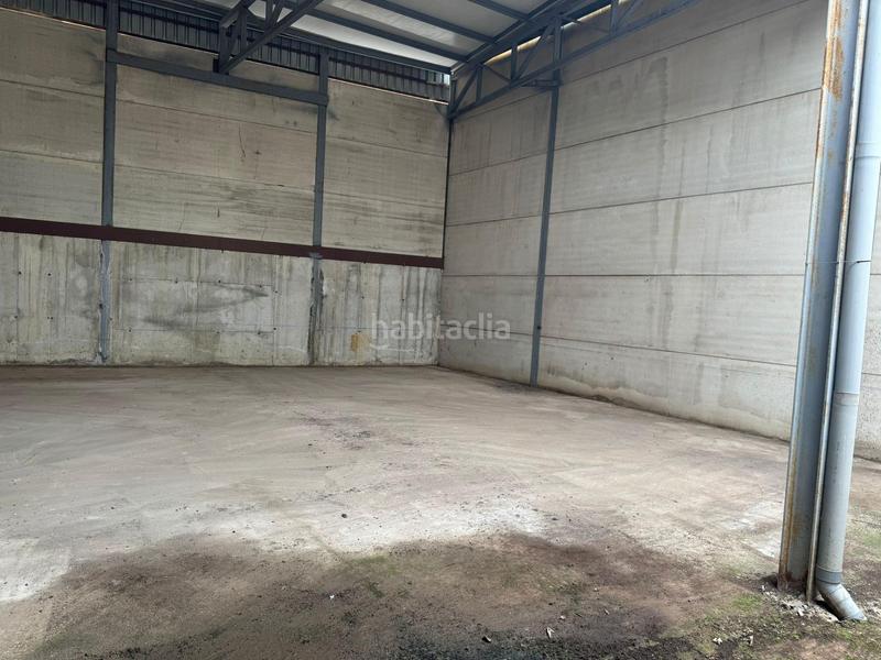 Foto 2ca74b4b-c9e0-44d7-8b2f-7530992770c4. Bâtiment à usage industriel dans Bailén