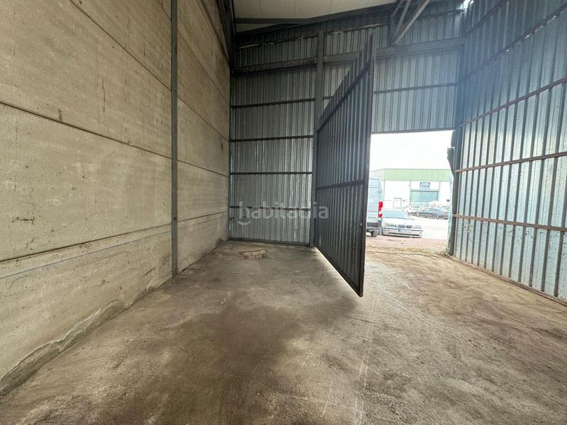 Foto 4d21992e-fda1-4ad2-811c-e58ae9ecacfc. Bâtiment à usage industriel dans Bailén