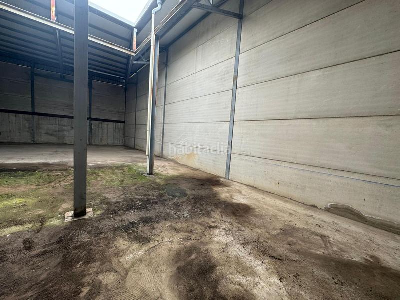 Foto 53a625fa-c6a5-40fc-928a-0b286c8ba201. Bâtiment à usage industriel dans Bailén