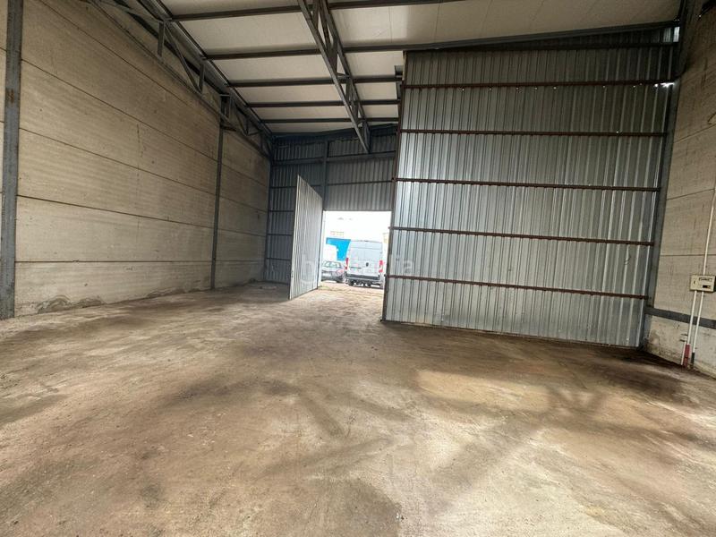 Foto 5b71899e-6703-4f3f-b135-3f2fe3cdaebd. Bâtiment à usage industriel dans Bailén