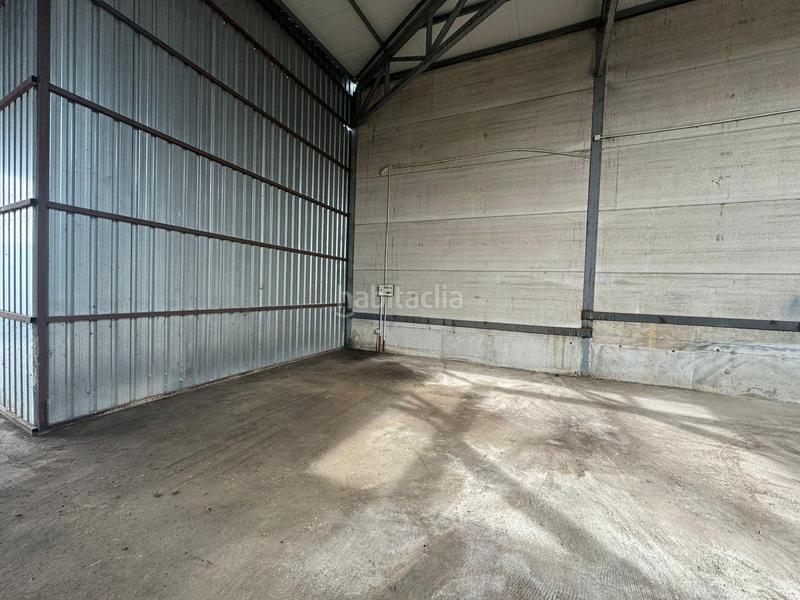Foto c4f3a394-cbbf-4907-a1e1-50fe410ef49d. Bâtiment à usage industriel dans Bailén