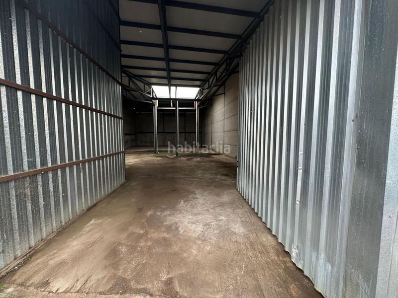 Foto e0abe6a5-0185-49f2-8fe4-d1e5f258df36. Bâtiment à usage industriel dans Bailén