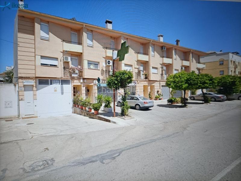 Foto 1a8fe3c3-48b4-4a6f-af68-50f199ddb037. Car parking in Rute