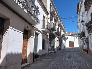 Casa adossada a Baeza. Venta de casa adosada sin posesión en baeza jaén