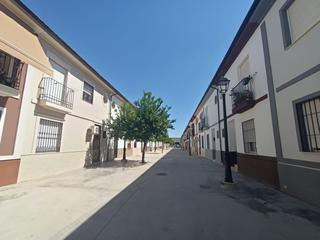 Casa adossada a Palma del Río. Venta de casa adosada sin posesión en palma del río