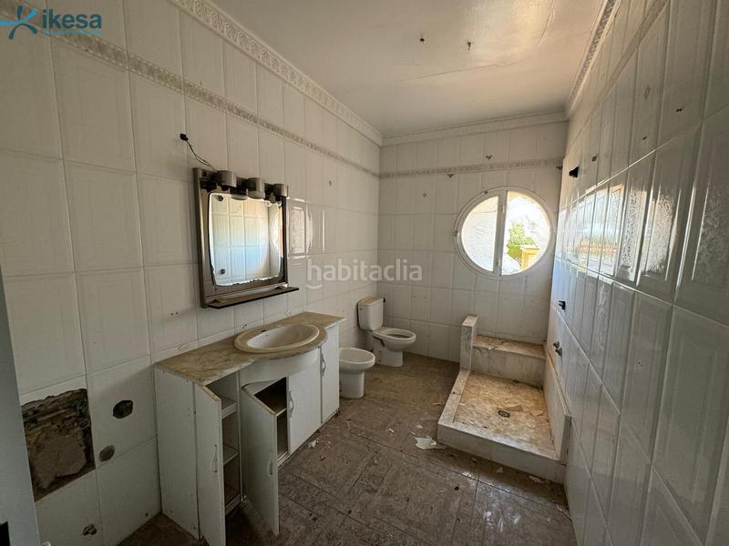 Foto 17fd2f66-b386-495d-bcee-579cb8a870ae. Chalet conjunto 3 viviendas con piscina en urb Torrequinto en Alcalá de Guadaira
