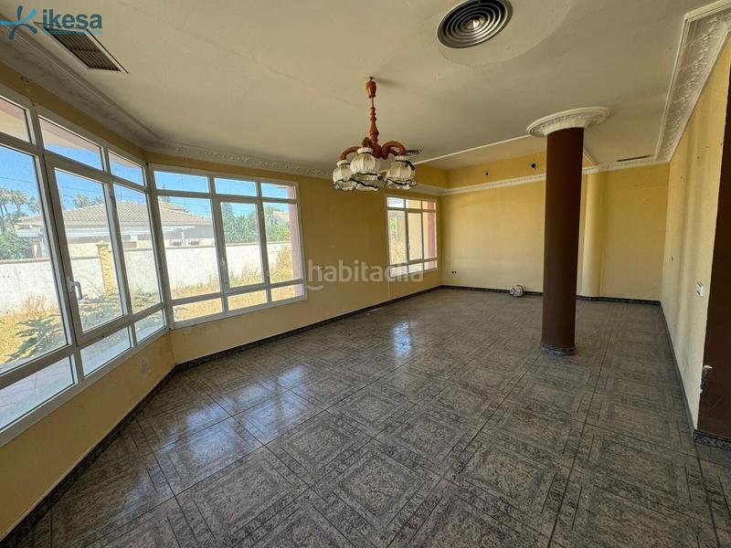 Foto 38485522-9ca4-4875-9efd-acbb5991f31e. Chalet conjunto 3 viviendas con piscina en urb Torrequinto en Alcalá de Guadaira