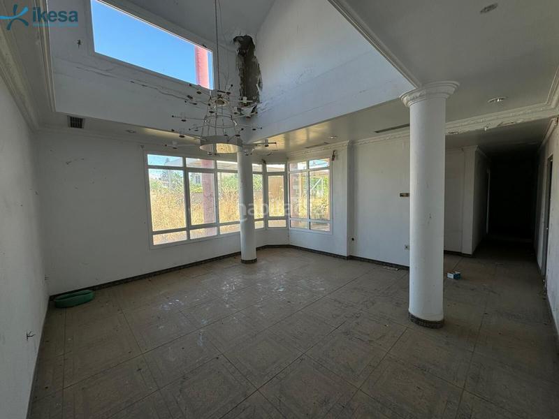 Foto a6747aa4-ccd4-4359-8ca3-8664043906fe. Chalet conjunto 3 viviendas con piscina en urb Torrequinto en Alcalá de Guadaira