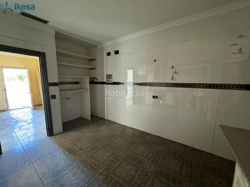 Foto b4b48855-ce8c-416d-a1aa-21e394feabc4. Chalet conjunto 3 viviendas con piscina en urb Torrequinto en Alcalá de Guadaira