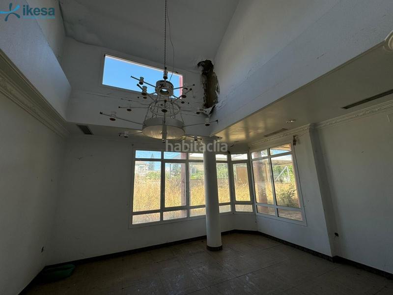 Foto d1a3d522-5764-408b-9a4c-52ee78f532cf. Chalet conjunto 3 viviendas con piscina en urb Torrequinto en Alcalá de Guadaira